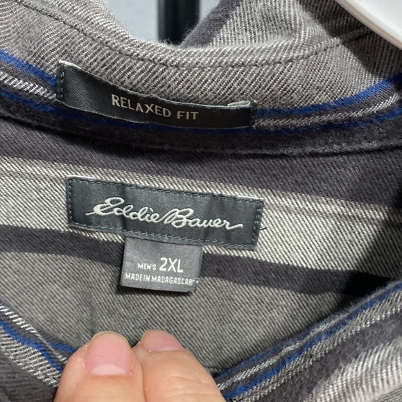 Eddie Bauer long sleeve shirt. - Picture 3 of 3